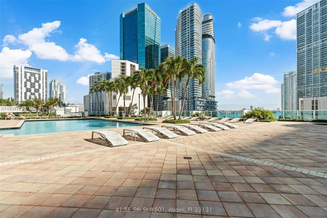 For Sale: $630,000 (2 beds, 2 baths, 1267 Square Feet)