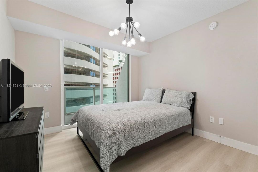 For Sale: $630,000 (2 beds, 2 baths, 1267 Square Feet)