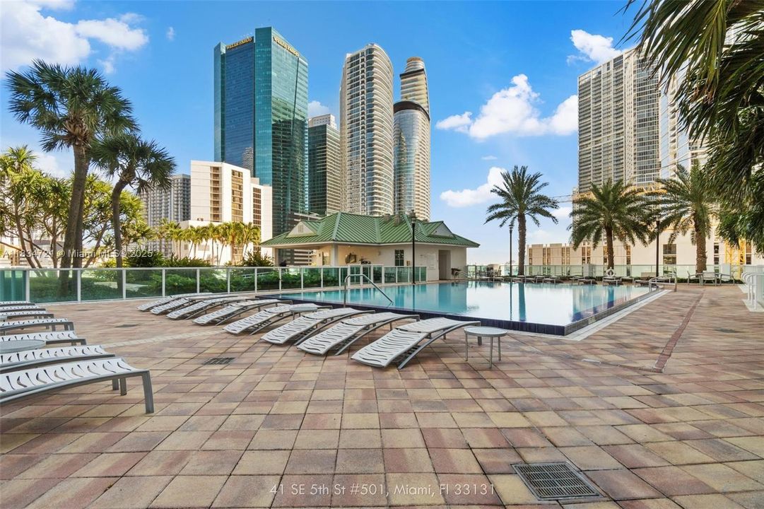 For Sale: $630,000 (2 beds, 2 baths, 1267 Square Feet)