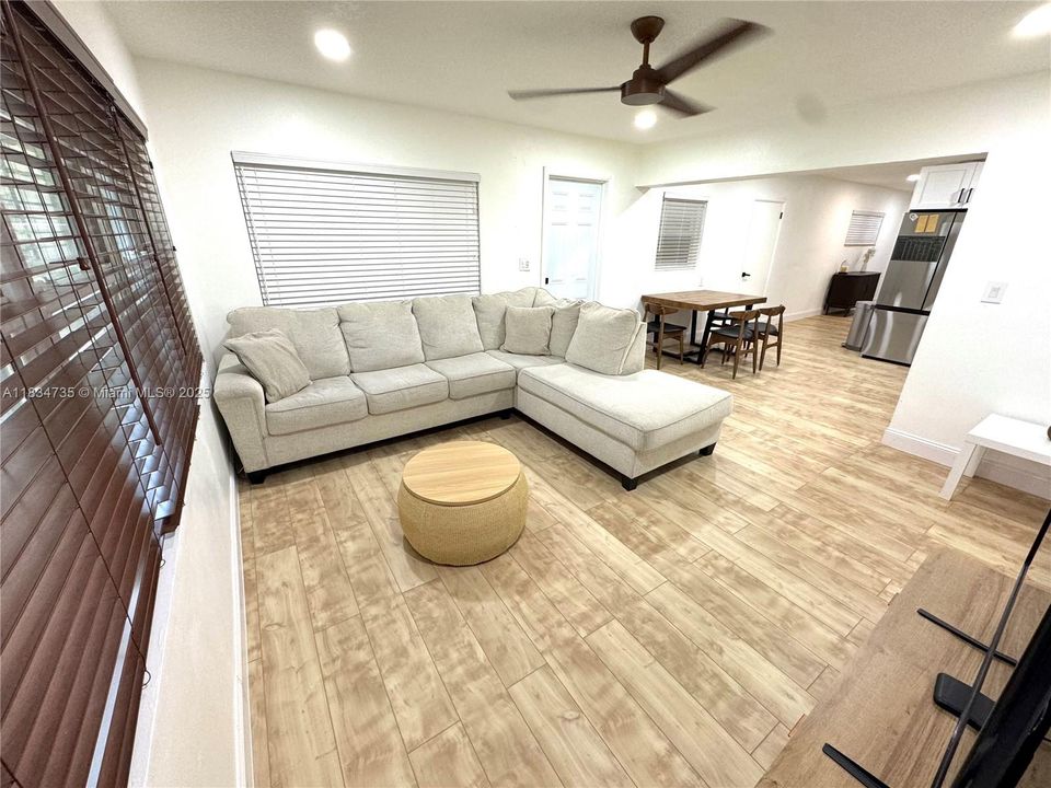 For Rent: $3,800 (3 beds, 2 baths, 1410 Square Feet)