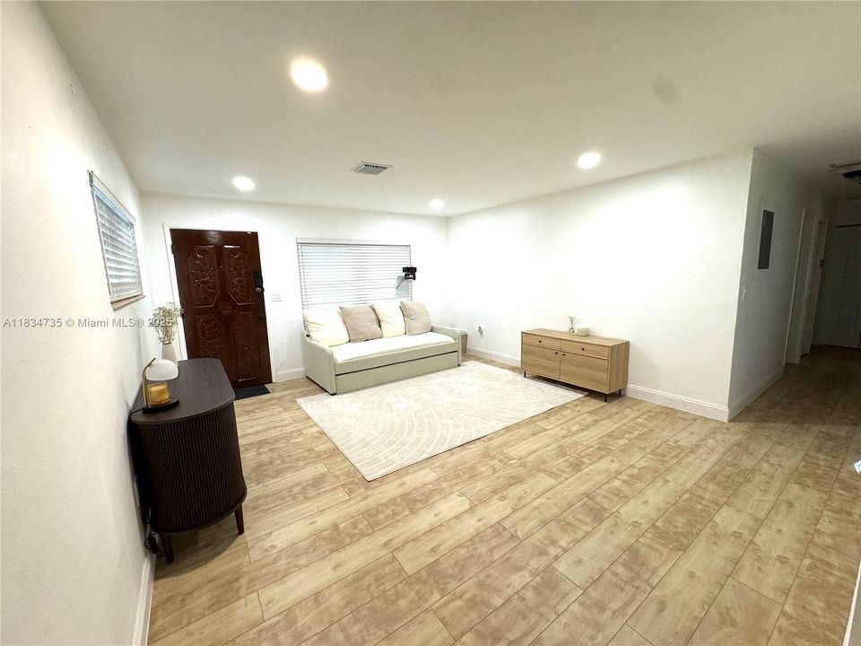 For Rent: $3,800 (3 beds, 2 baths, 1410 Square Feet)