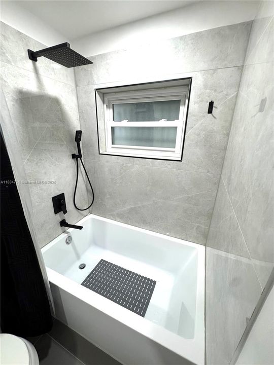For Rent: $3,800 (3 beds, 2 baths, 1410 Square Feet)