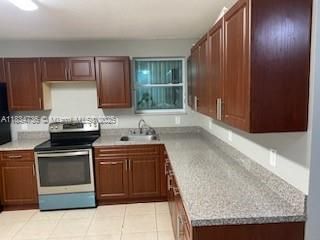 For Sale: $499,500 (4 beds, 2 baths, 1385 Square Feet)