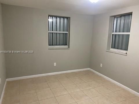 For Sale: $499,500 (4 beds, 2 baths, 1385 Square Feet)