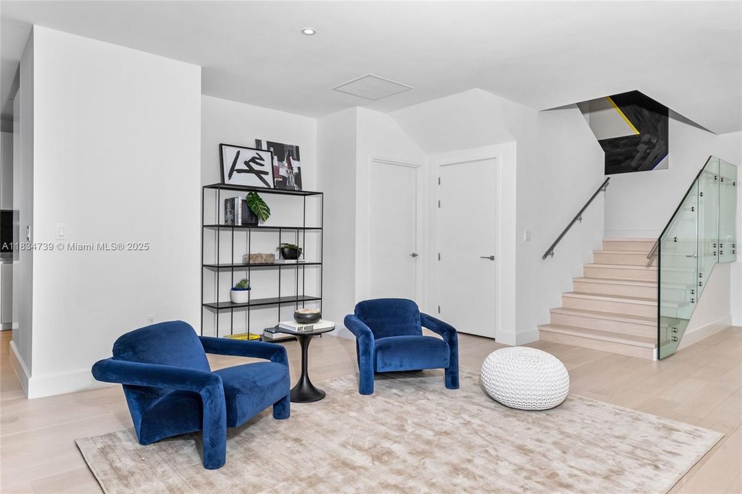 Vendido Recientemente: $4,795,000 (6 camas, 6 baños, 4345 Pies cuadrados)