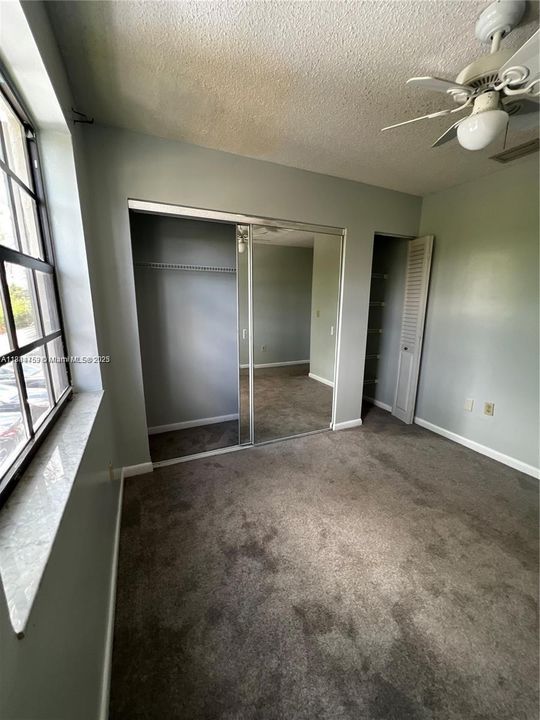 Active With Contract: $1,800 (2 beds, 1 baths, 863 Square Feet)