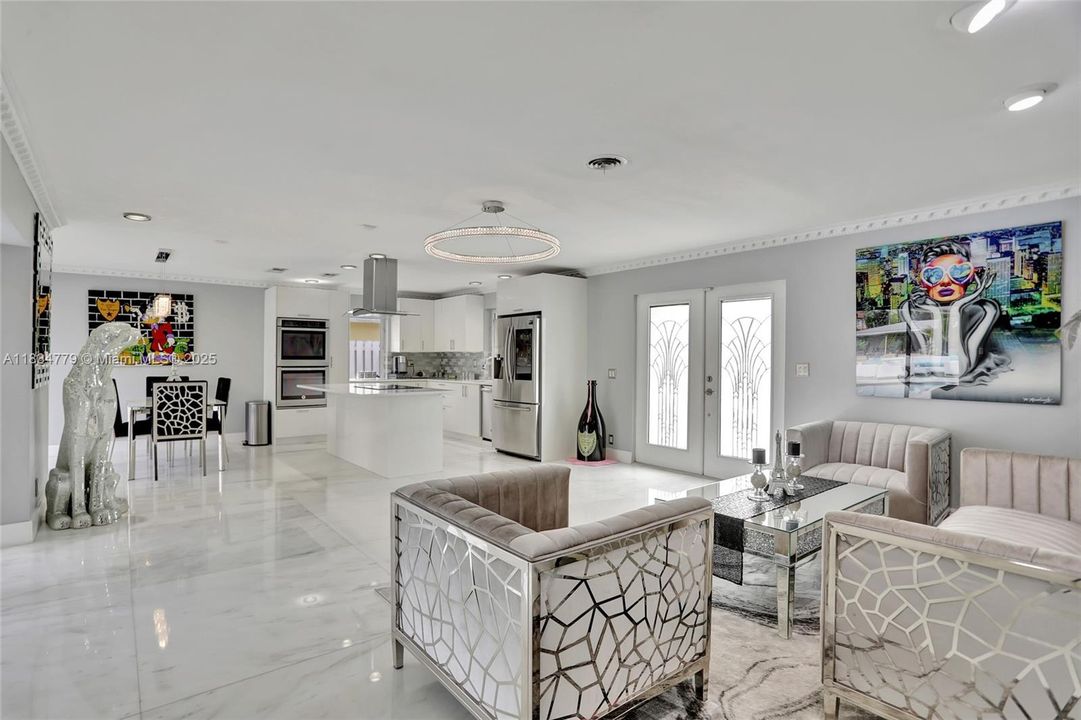 En Venta: $1,200,000 (3 camas, 2 baños, 1313 Pies cuadrados)