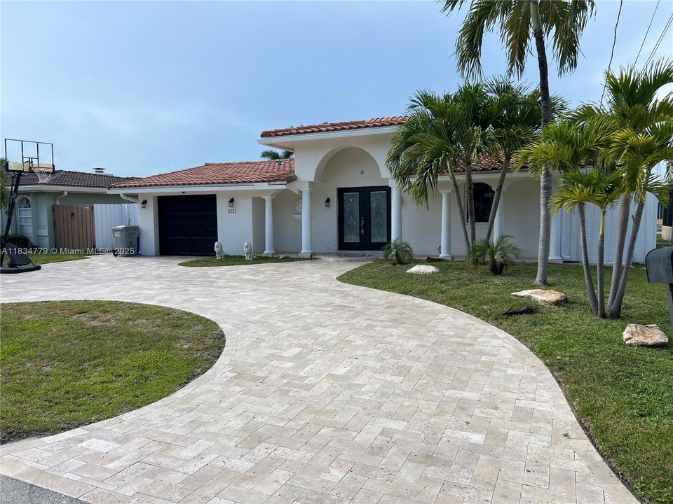 En Venta: $1,200,000 (3 camas, 2 baños, 1313 Pies cuadrados)