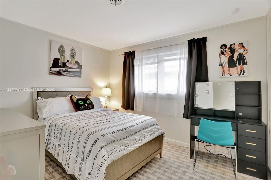En Venta: $1,200,000 (3 camas, 2 baños, 1313 Pies cuadrados)