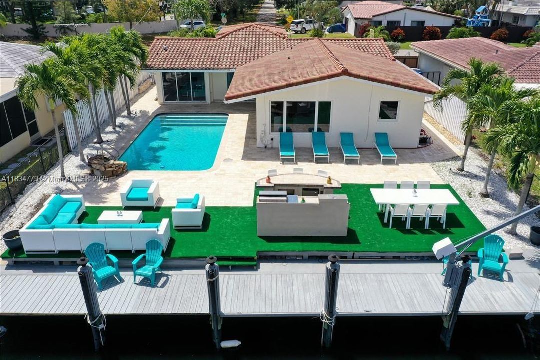 En Venta: $1,200,000 (3 camas, 2 baños, 1313 Pies cuadrados)