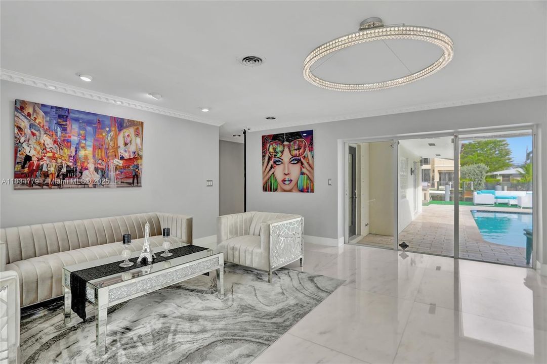En Venta: $1,200,000 (3 camas, 2 baños, 1313 Pies cuadrados)