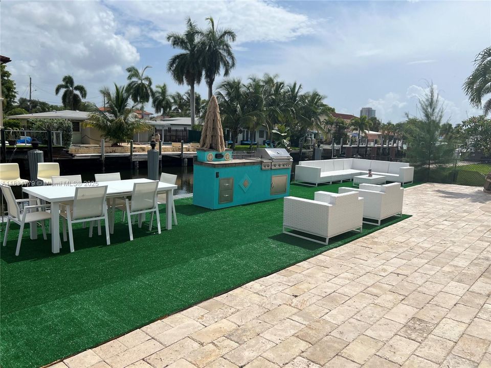 En Venta: $1,200,000 (3 camas, 2 baños, 1313 Pies cuadrados)