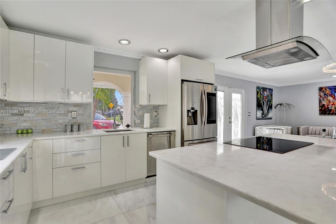 En Venta: $1,200,000 (3 camas, 2 baños, 1313 Pies cuadrados)