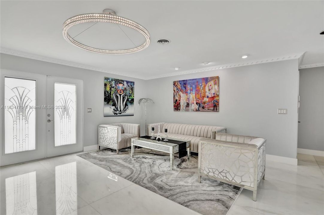 En Venta: $1,200,000 (3 camas, 2 baños, 1313 Pies cuadrados)