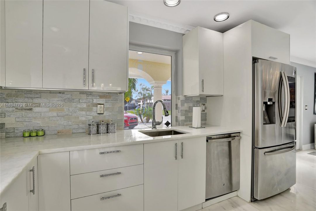 En Venta: $1,200,000 (3 camas, 2 baños, 1313 Pies cuadrados)
