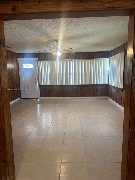En Venta: $180,000 (2 camas, 1 baños, 1024 Pies cuadrados)