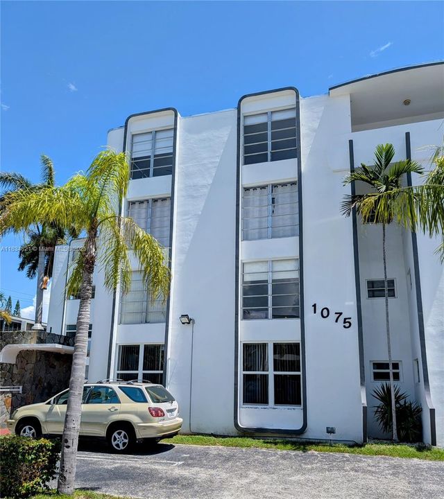 En Venta: $352,500 (2 camas, 2 baños, 1140 Pies cuadrados)