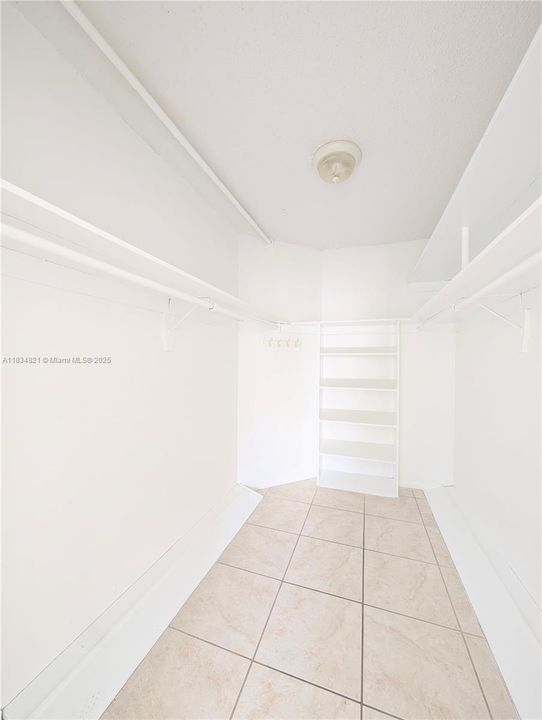 En Venta: $352,500 (2 camas, 2 baños, 1140 Pies cuadrados)