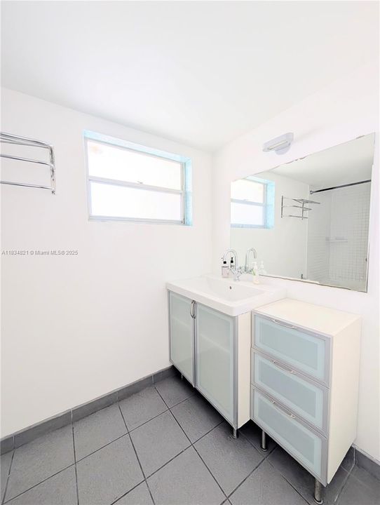 En Venta: $352,500 (2 camas, 2 baños, 1140 Pies cuadrados)