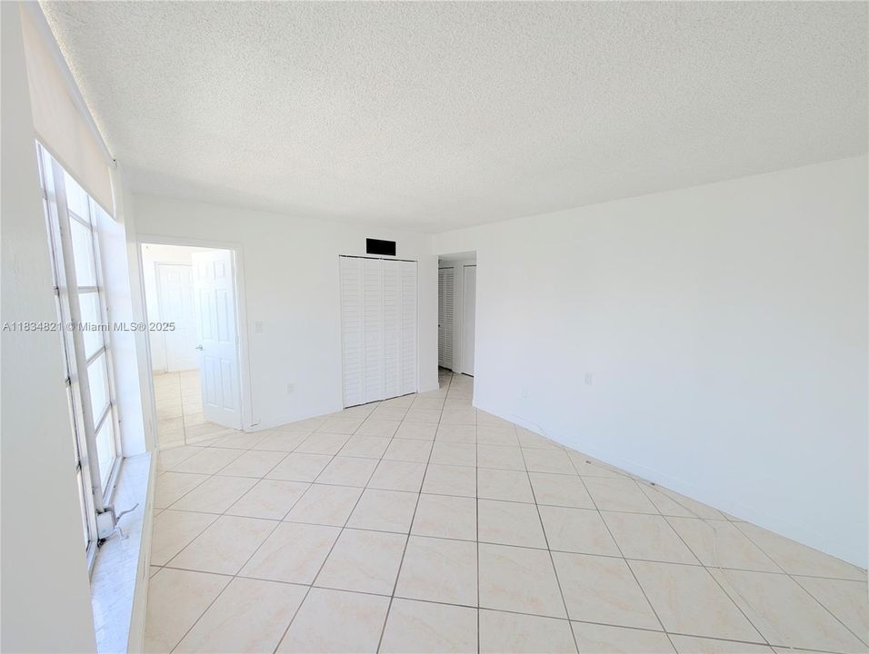 En Venta: $352,500 (2 camas, 2 baños, 1140 Pies cuadrados)