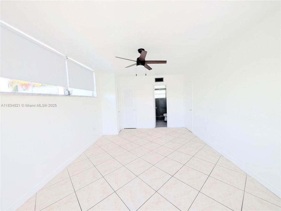 En Venta: $352,500 (2 camas, 2 baños, 1140 Pies cuadrados)