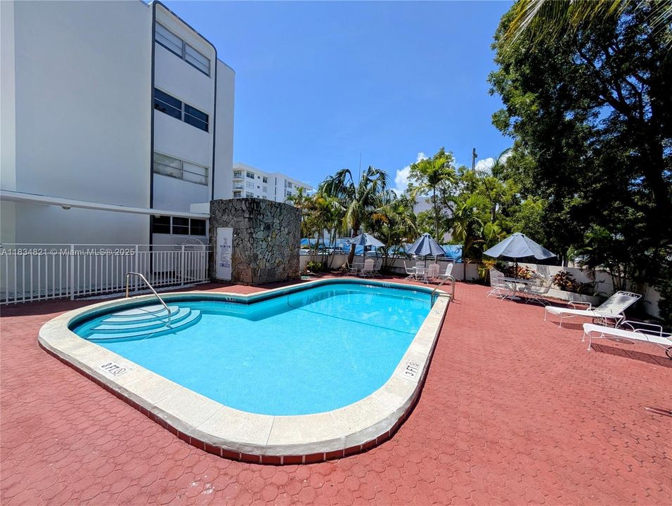 En Venta: $352,500 (2 camas, 2 baños, 1140 Pies cuadrados)