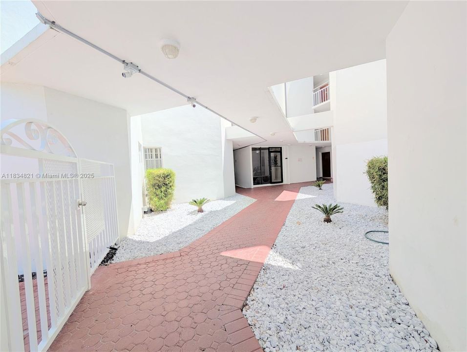 En Venta: $352,500 (2 camas, 2 baños, 1140 Pies cuadrados)