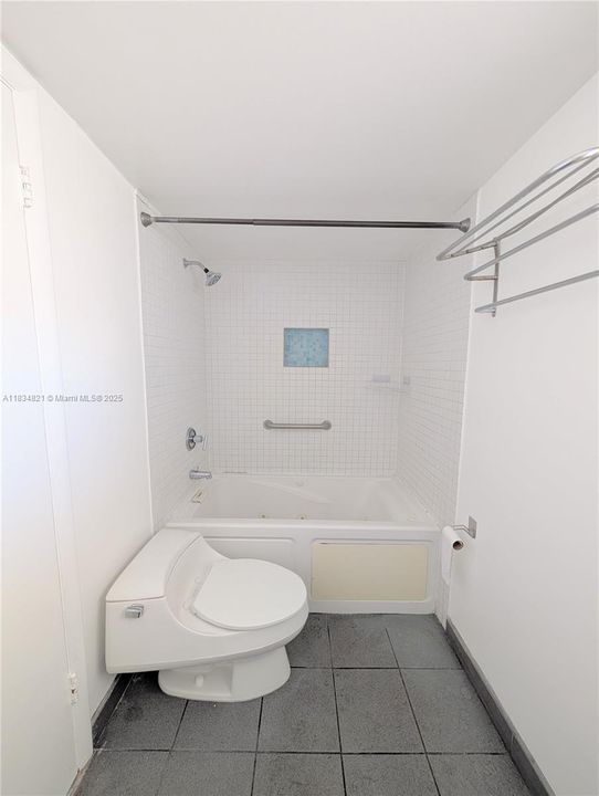 En Venta: $352,500 (2 camas, 2 baños, 1140 Pies cuadrados)