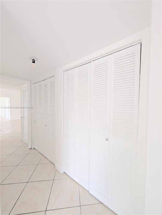 En Venta: $352,500 (2 camas, 2 baños, 1140 Pies cuadrados)