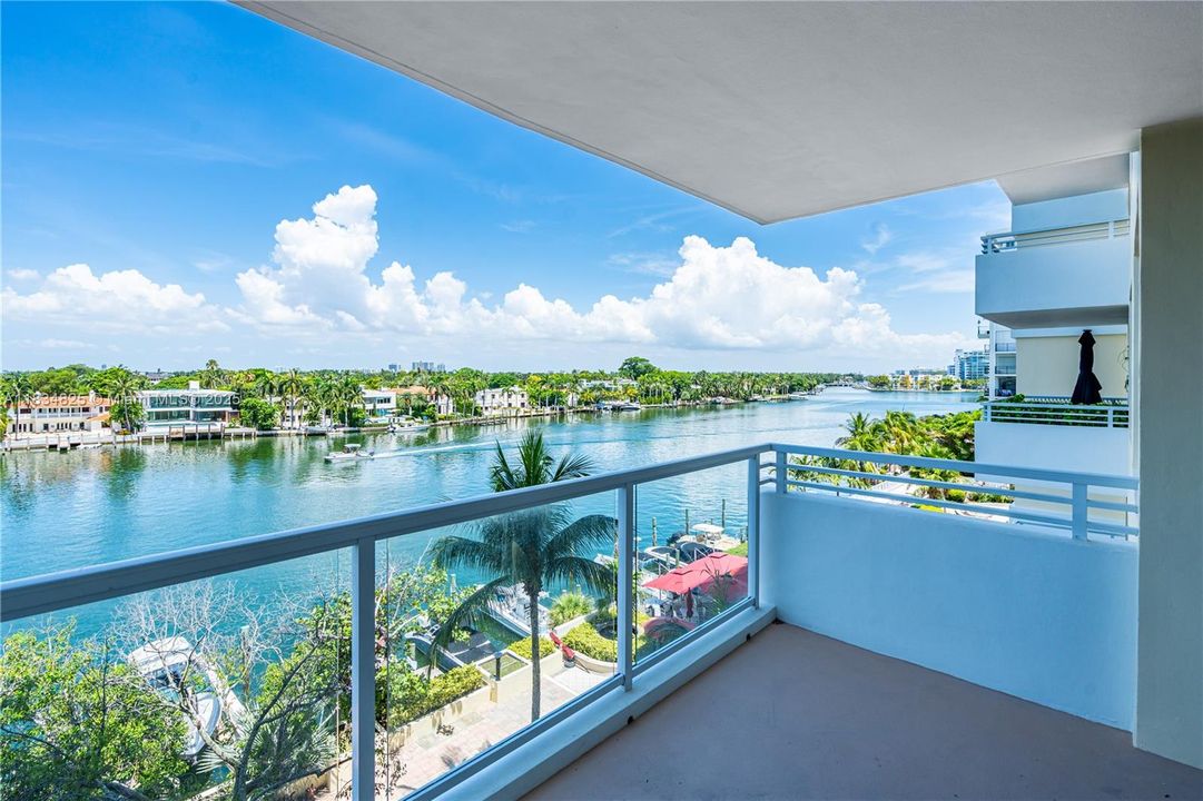 Recently Sold: $550,000 (2 beds, 2 baths, 1190 Square Feet)