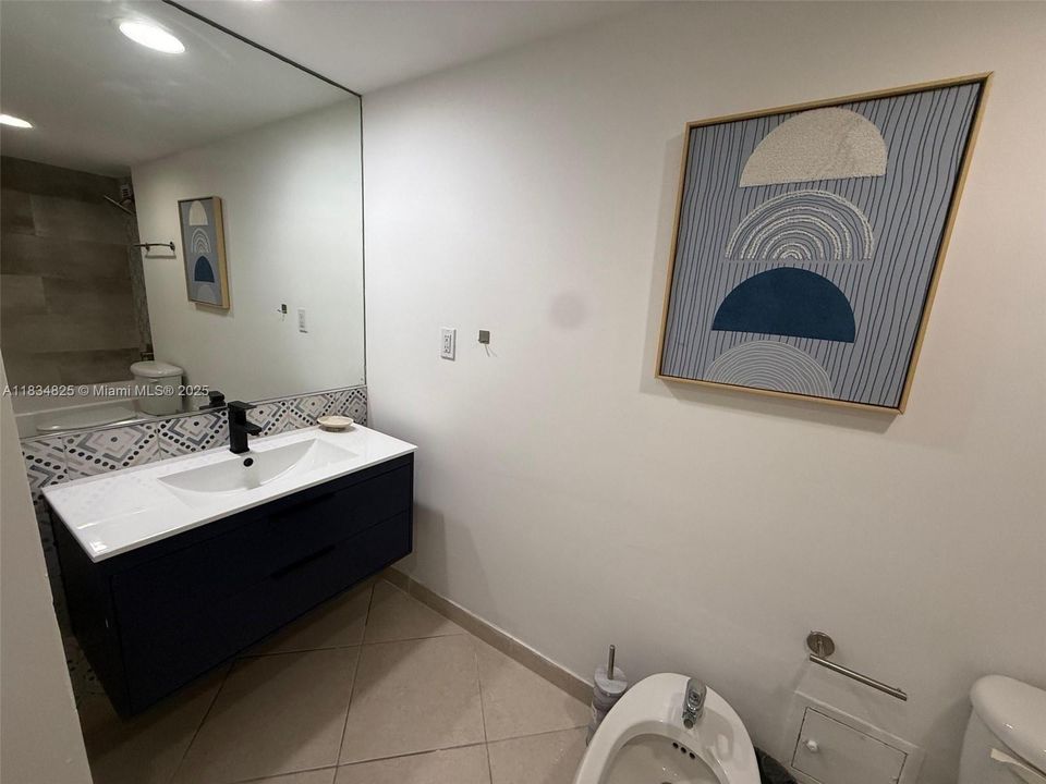 Recently Sold: $550,000 (2 beds, 2 baths, 1190 Square Feet)