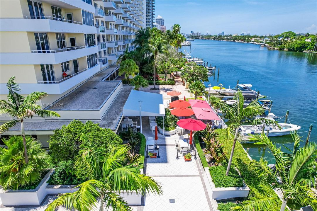 Recently Sold: $550,000 (2 beds, 2 baths, 1190 Square Feet)