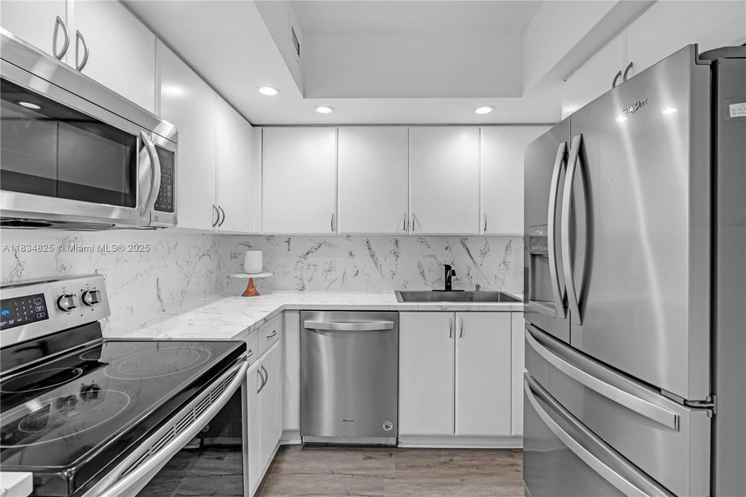 Recently Sold: $550,000 (2 beds, 2 baths, 1190 Square Feet)