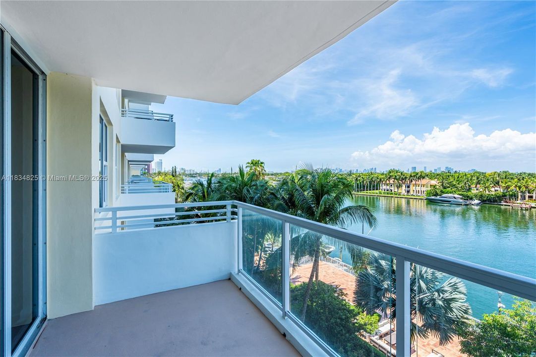 Recently Sold: $550,000 (2 beds, 2 baths, 1190 Square Feet)