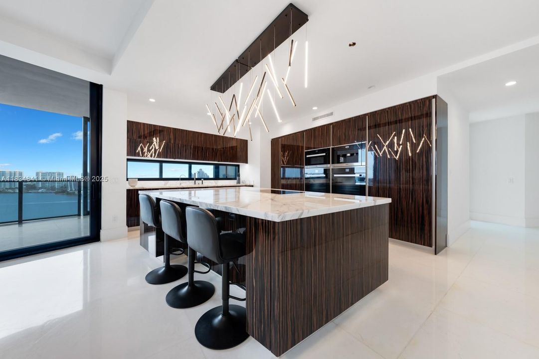 На продажу: $3,880,000 (3 спален, 4 ванн, 3171 Квадратных фут)