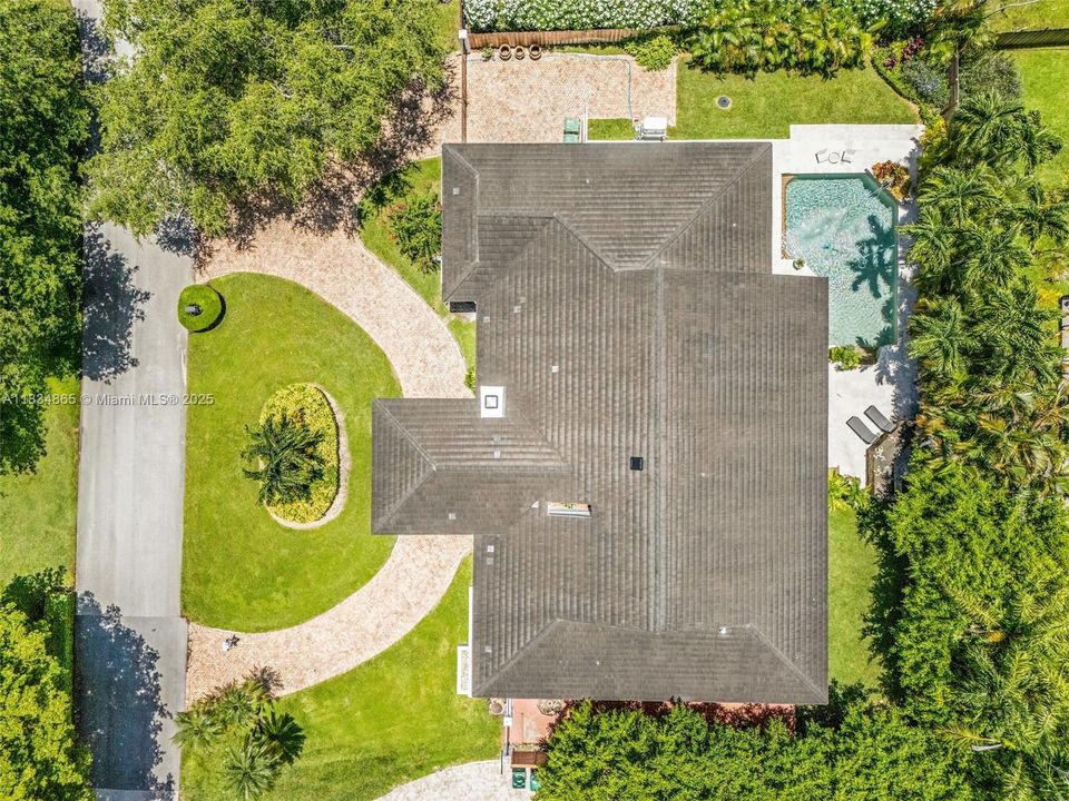 Recently Sold: $1,645,000 (5 beds, 4 baths, 3545 Square Feet)