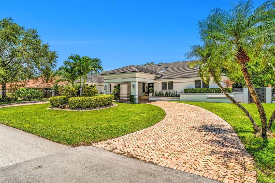 Recently Sold: $1,645,000 (5 beds, 4 baths, 3545 Square Feet)