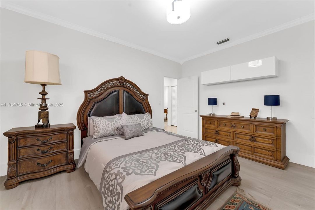 Bedroom 3/Junior Suite