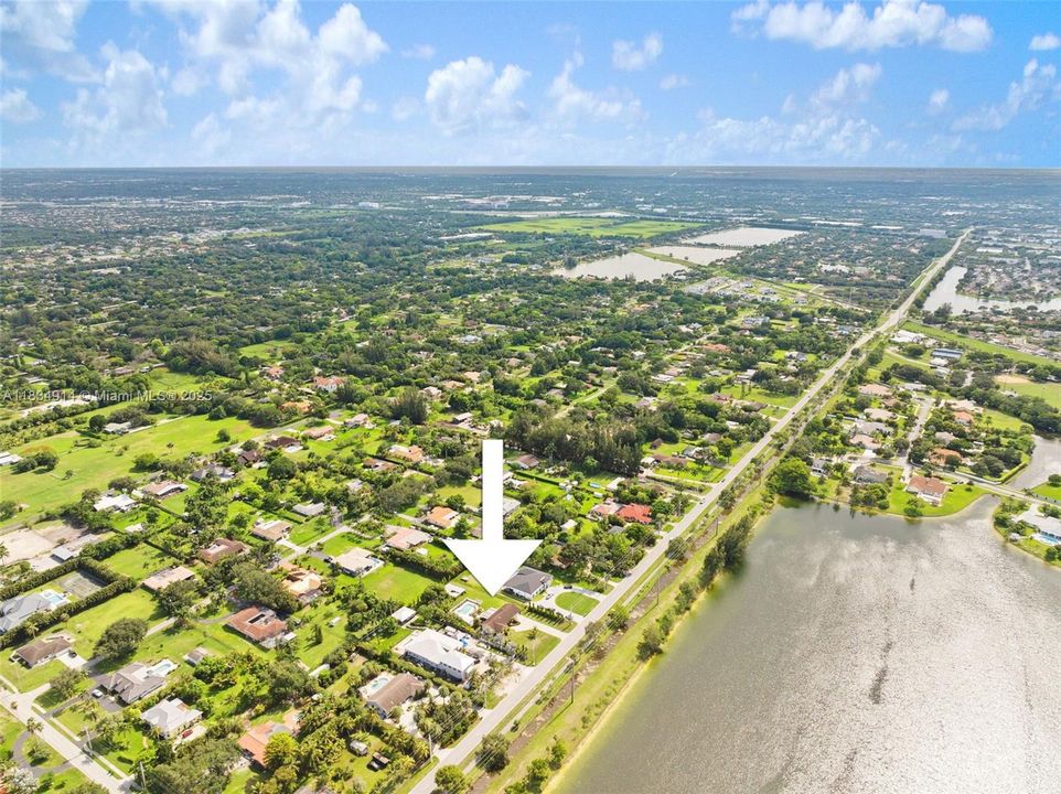 Activo con contrato: $875,000 (3 camas, 2 baños, 1894 Pies cuadrados)