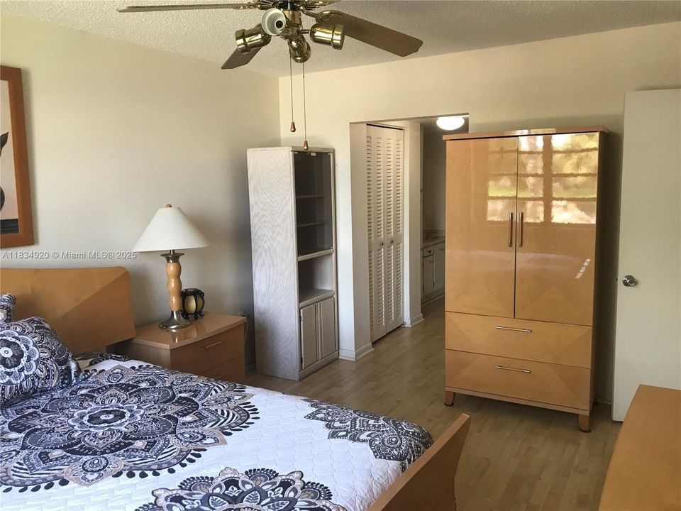 Activo con contrato: $159,900 (1 camas, 1 baños, 773 Pies cuadrados)