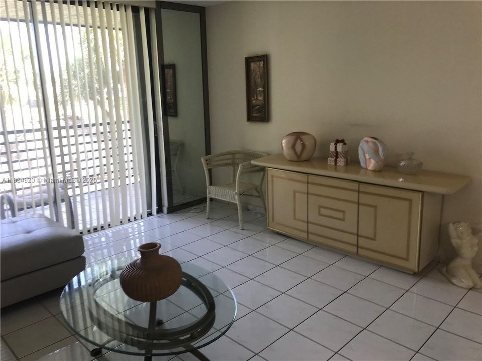 Activo con contrato: $159,900 (1 camas, 1 baños, 773 Pies cuadrados)