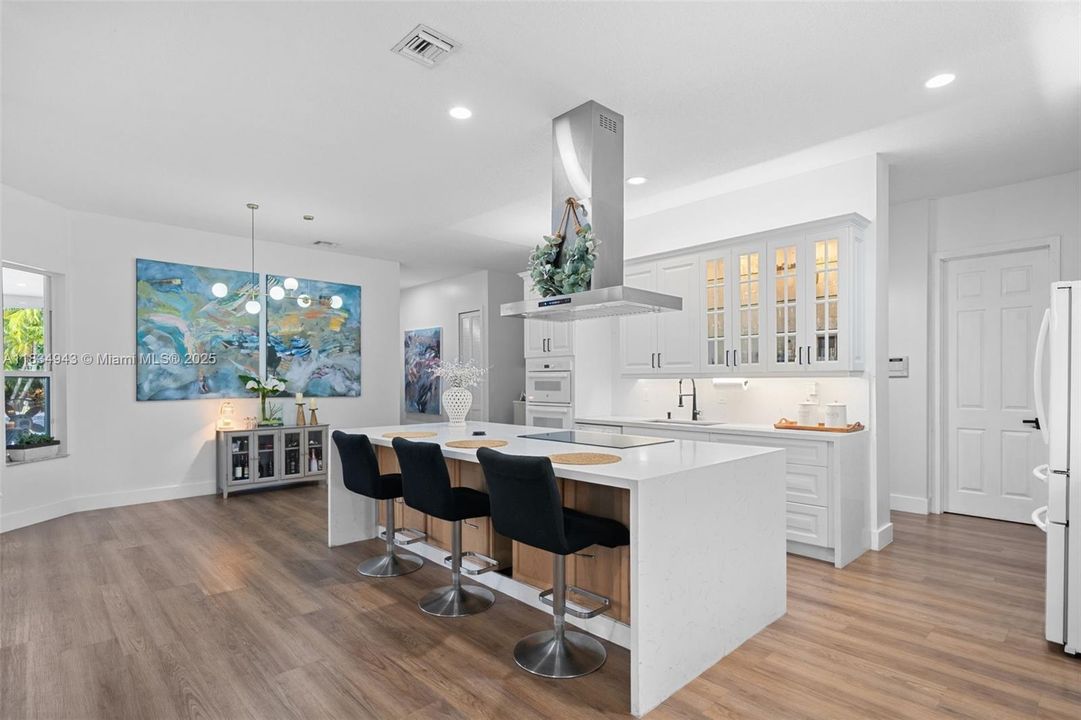 For Sale: $1,297,500 (5 beds, 3 baths, 2901 Square Feet)