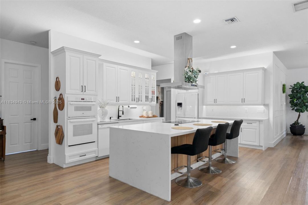 For Sale: $1,297,500 (5 beds, 3 baths, 2901 Square Feet)