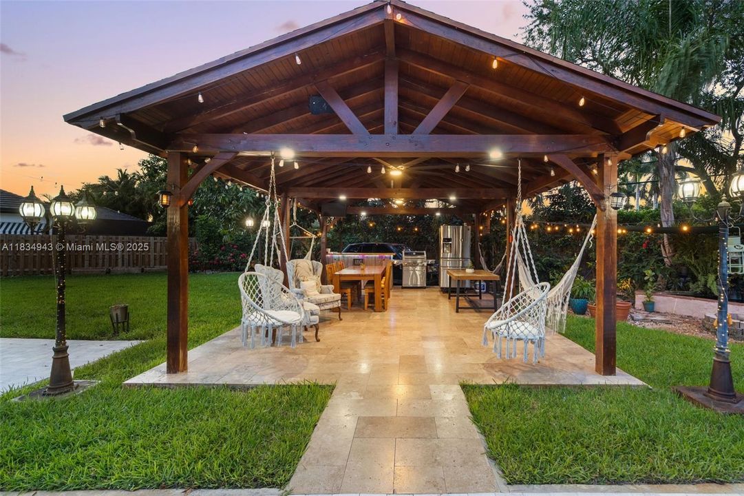 For Sale: $1,297,500 (5 beds, 3 baths, 2901 Square Feet)