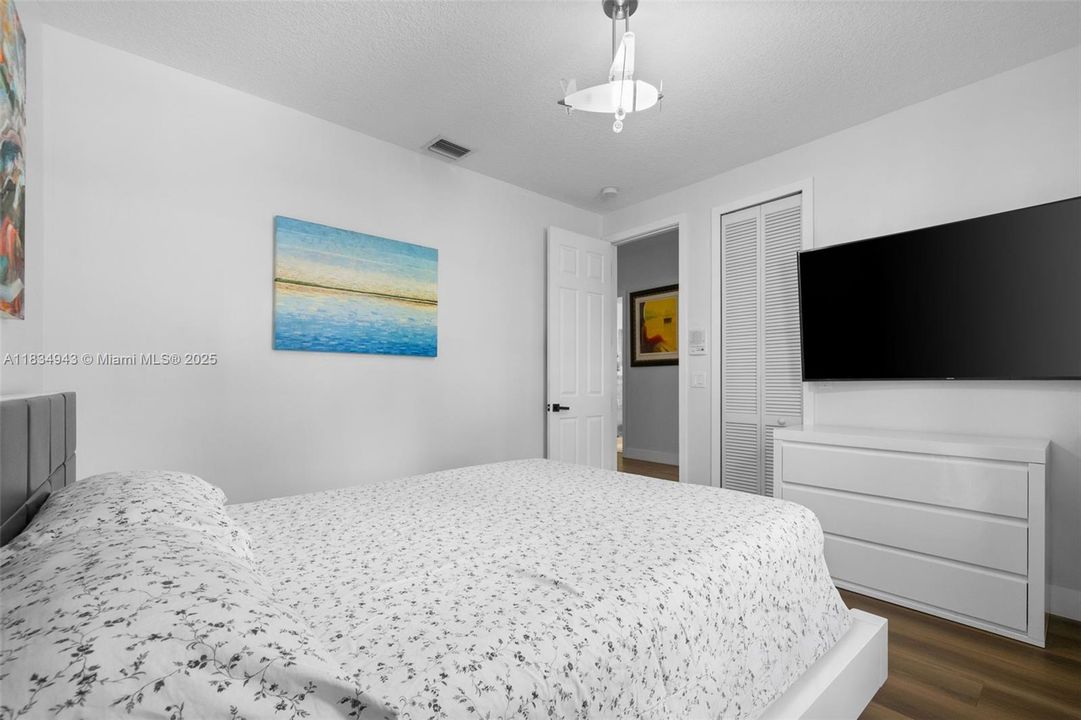 For Sale: $1,297,500 (5 beds, 3 baths, 2901 Square Feet)