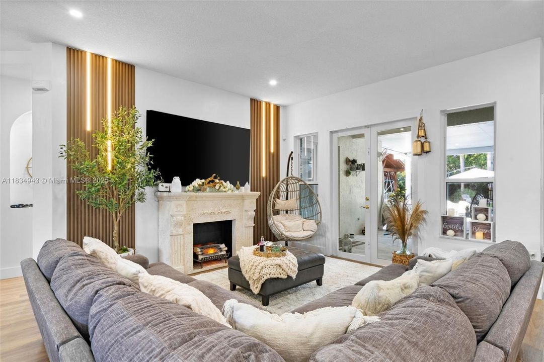 For Sale: $1,297,500 (5 beds, 3 baths, 2901 Square Feet)