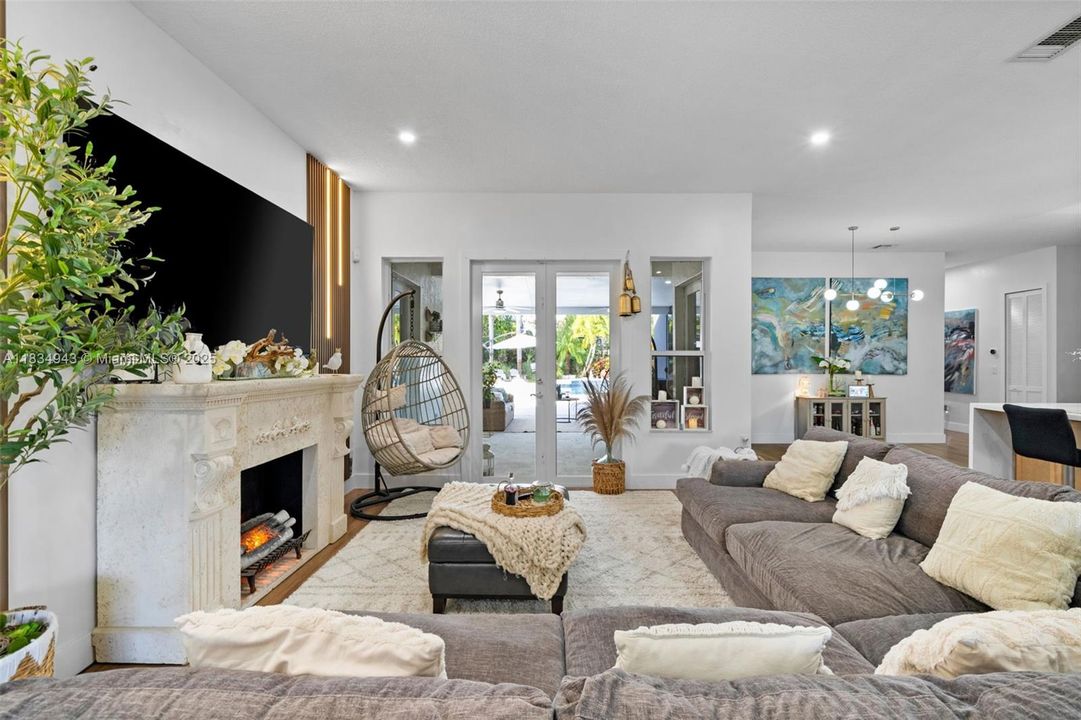 For Sale: $1,297,500 (5 beds, 3 baths, 2901 Square Feet)