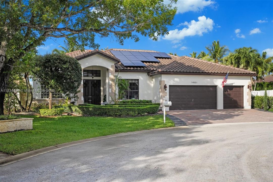 For Sale: $1,297,500 (5 beds, 3 baths, 2901 Square Feet)