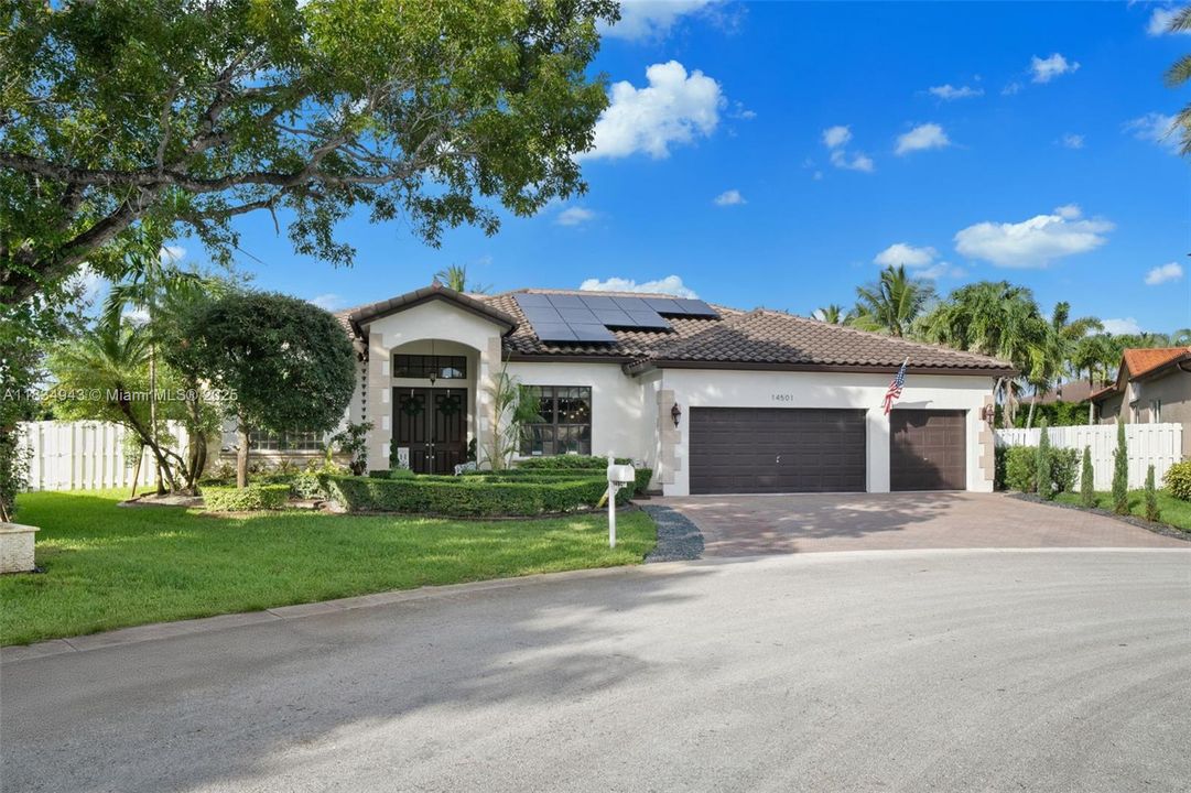 For Sale: $1,297,500 (5 beds, 3 baths, 2901 Square Feet)