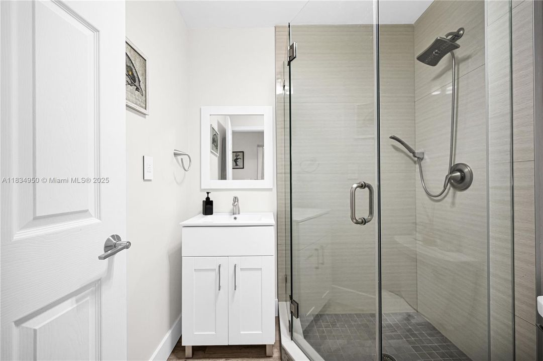 Activo con contrato: $775,000 (3 camas, 2 baños, 1315 Pies cuadrados)